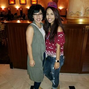 Meet your Posher, Taina